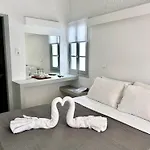 Hotel Maralex *