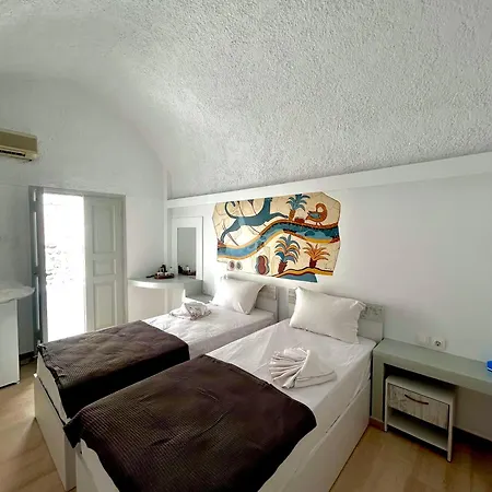 Hotel Maralex Fira (Santorini)