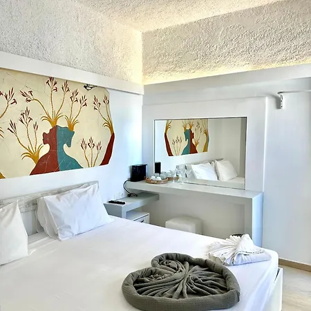 Maralex Fira (Santorini)